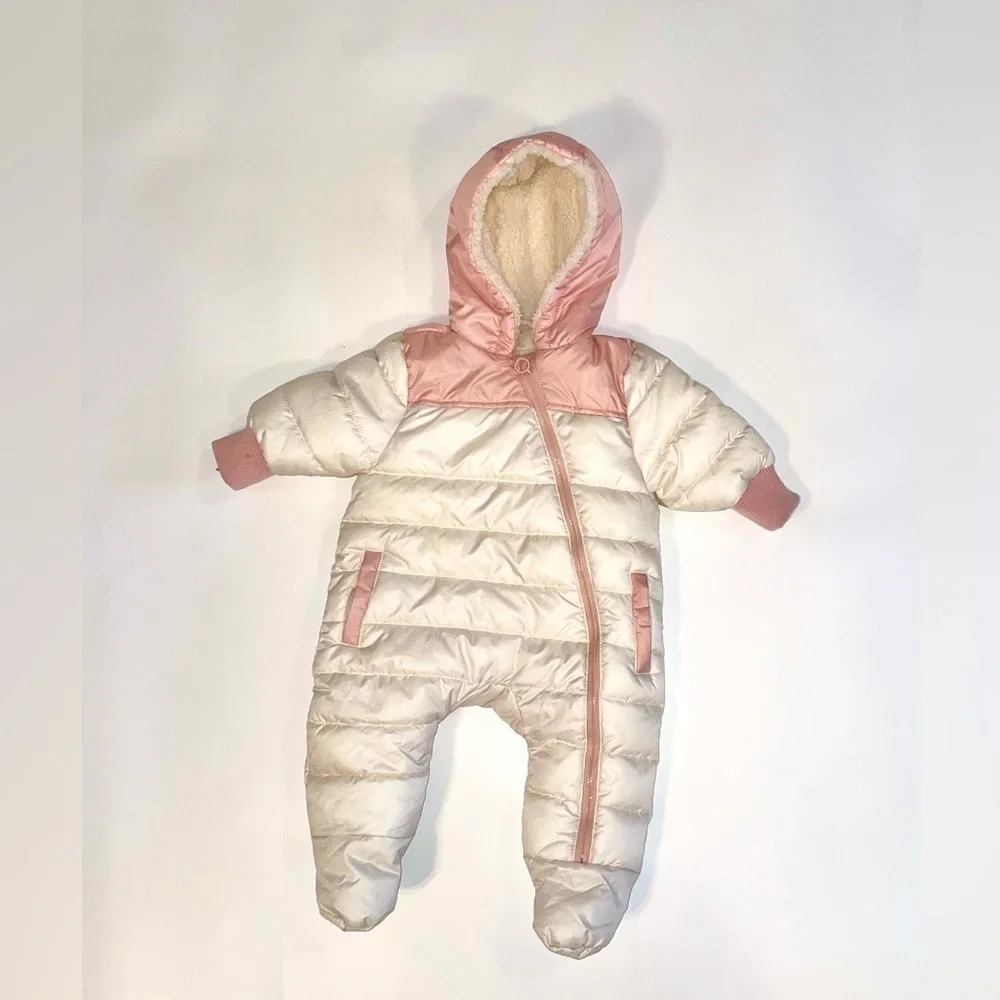 URBAN Republic Quilted Baby Bunting Sherpa Lined So That Baby Is Snug As A Bug - Picture 1 of 7